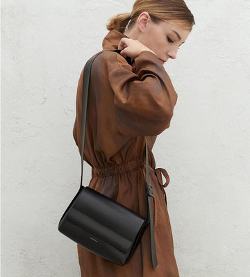 LOG MINI FLAP BAG